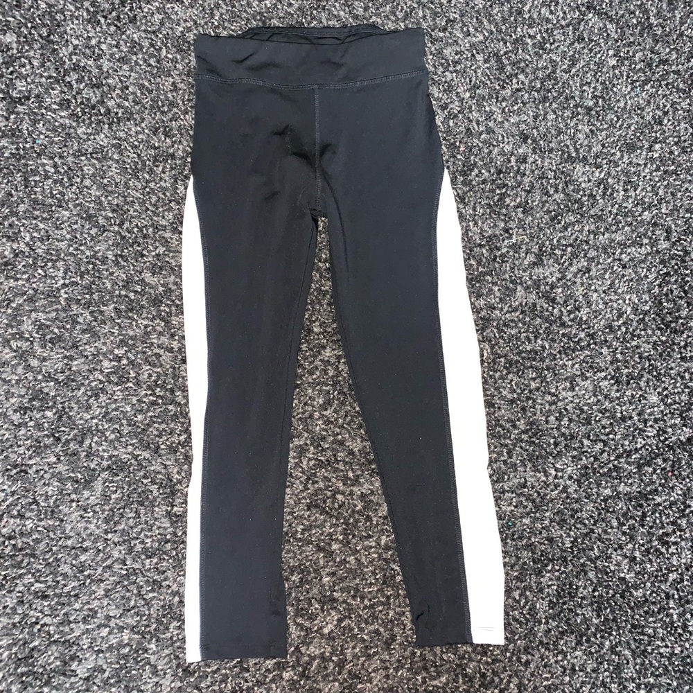 White and black capri leggings